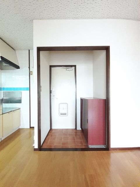 エルディム松本の玄関写真