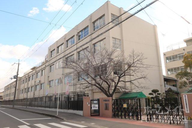 小学校　高槻市立清水小学校（小学校）まで586m