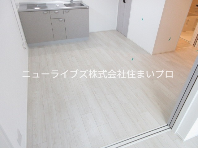 ジーエムヒルズ野里町の居間写真