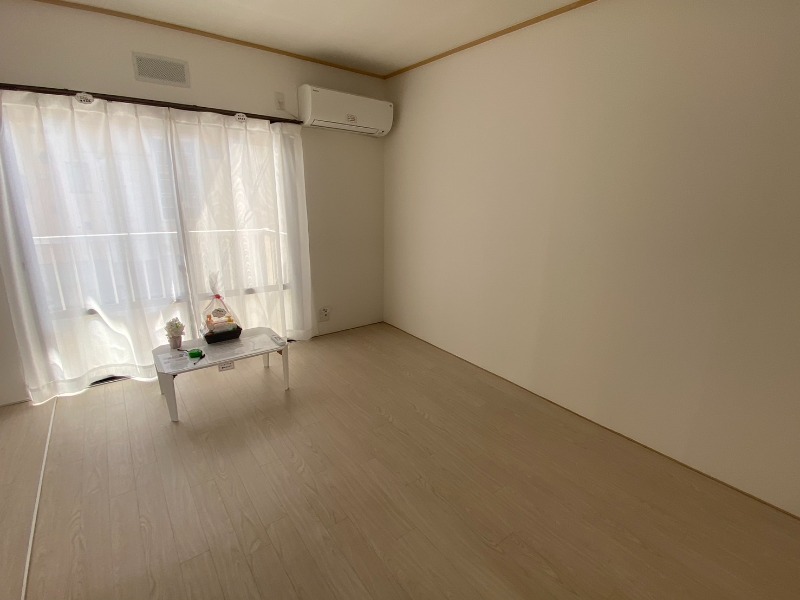 グリーンヒルズ C棟の居間写真