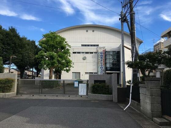 中学校　松戸市立第四中学校（中学校）まで534m