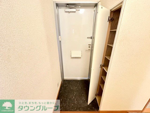 レオパレスEspoirの玄関写真