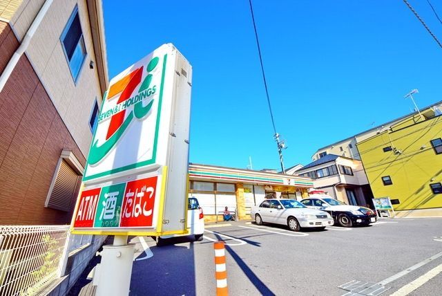 コンビニ　セブンイレブン（コンビニ）まで203m