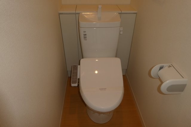 アドヴァンスSHーV Bのトイレ写真