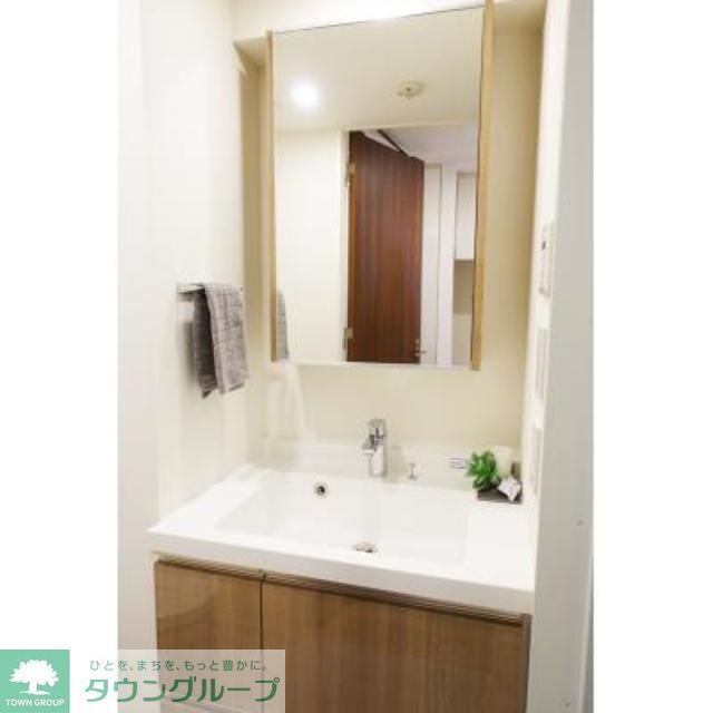 洗面設備　※写真は同タイプ住戸です。
