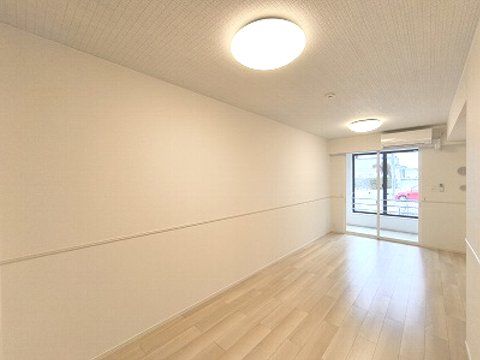 グレースヒルズGAMO A棟の居間写真