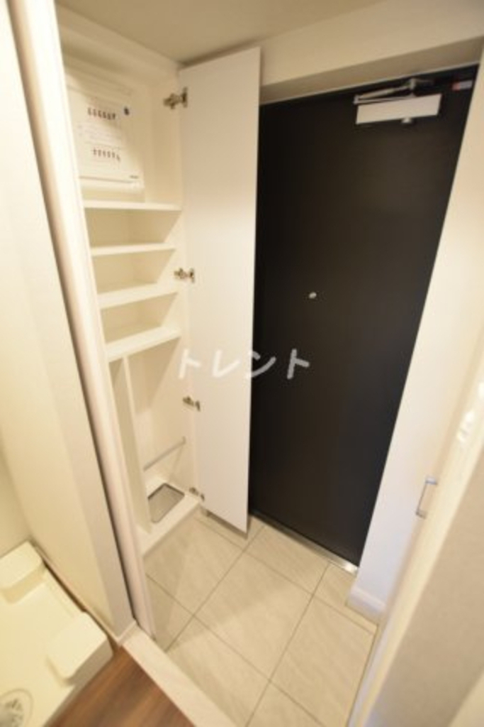 ドゥーエ東大前の玄関写真