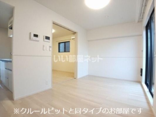 アーバンライフ潤南Aの居間写真