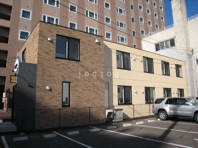 建物外観　建築中
