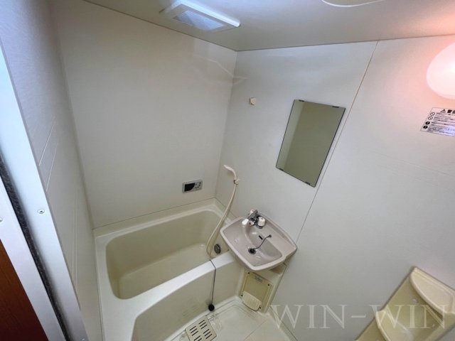 バス・シャワールーム　イメージ（同建物内別部屋の写真です）