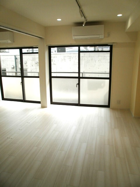 F-2038の居間写真