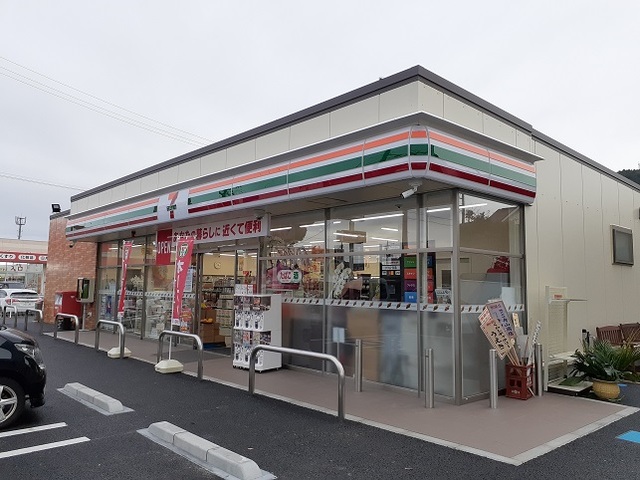 コンビニ　セブンイレブン福島福商前店（コンビニ）まで500m