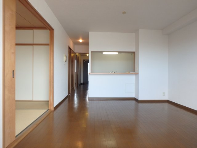 レインボー甲東の居間写真