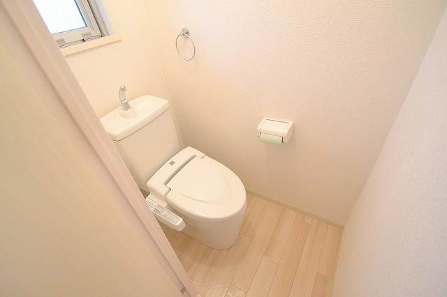 広島電鉄宮島線 高須駅 徒歩3分 3階建 築41年のトイレ写真