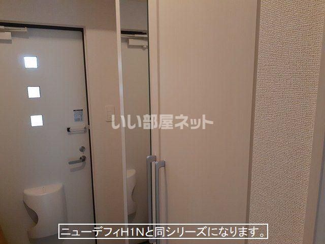 メゾン・ド・リヴィエール Vの玄関写真