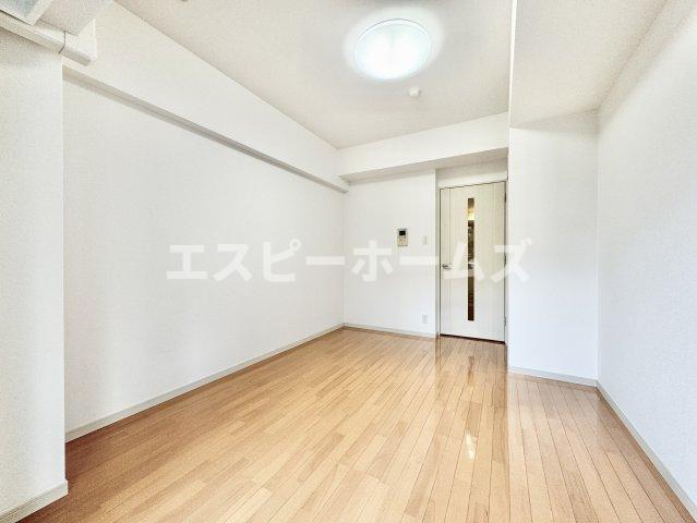 京急本線 日ノ出町駅 徒歩6分 9階建 築19年の居間写真