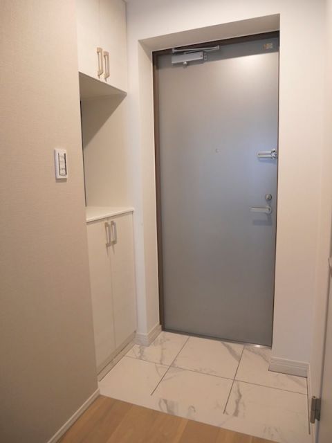 グランドコンシェルジュ宮崎台の玄関写真