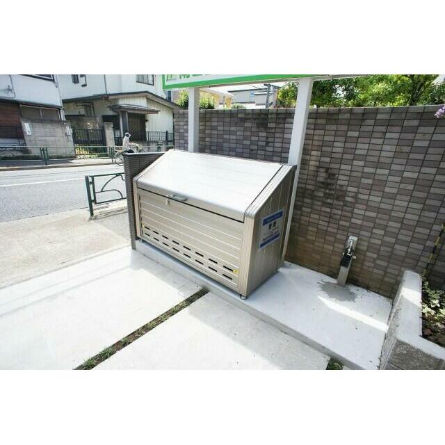 その他共有部分　敷地内ゴミ置き場完備。