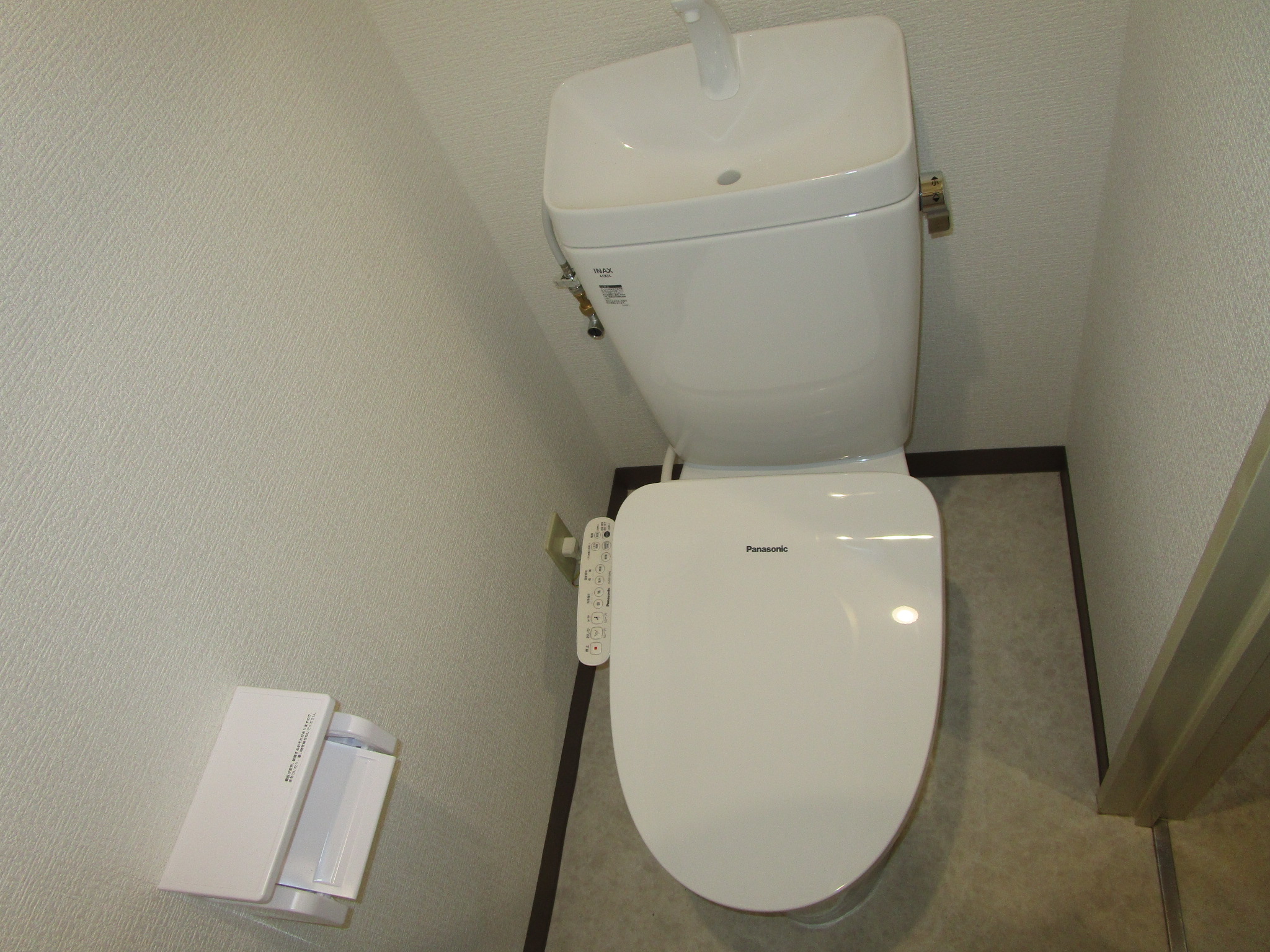 東京メトロ南北線 麻布十番駅 徒歩1分 9階建 築43年のトイレ写真