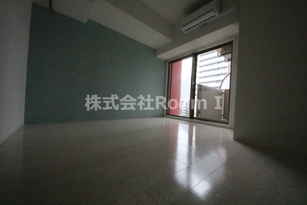 居室・リビング　こちらのリビングで趣味の時間をお楽しみください