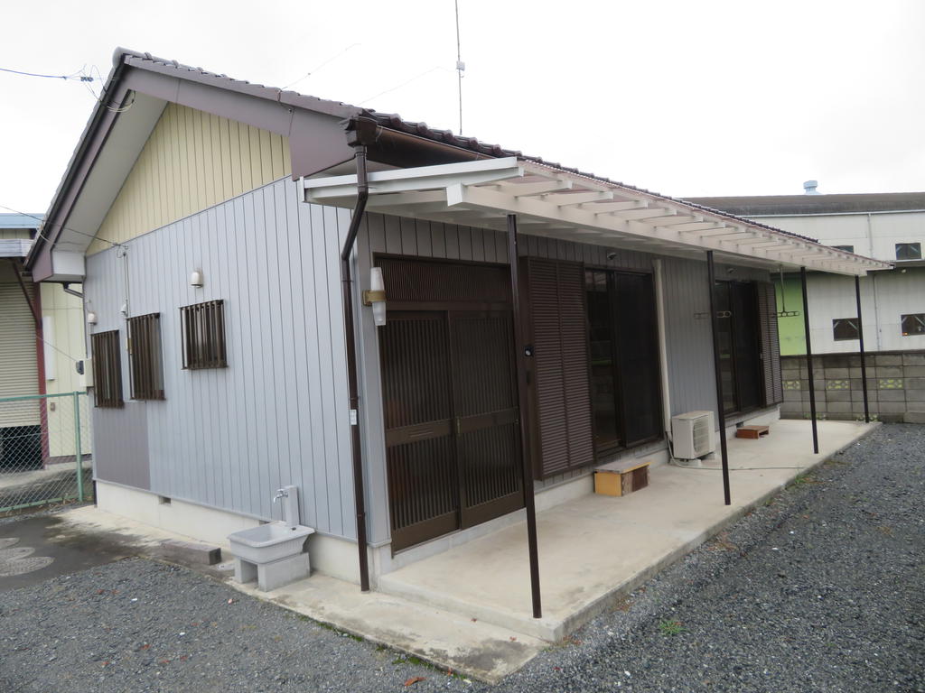 根岸コーポの建物外観