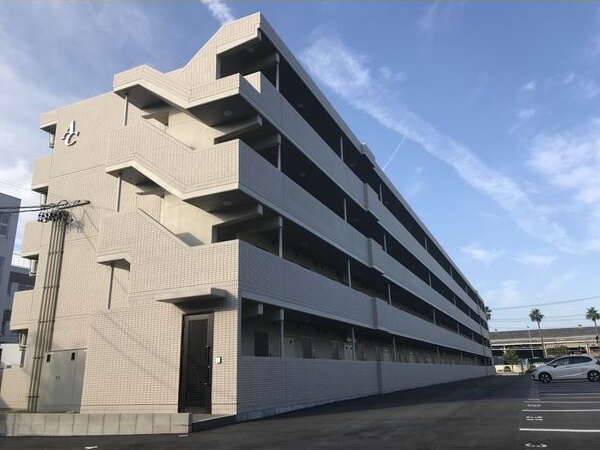 名古屋市港区野跡のマンションの建物外観