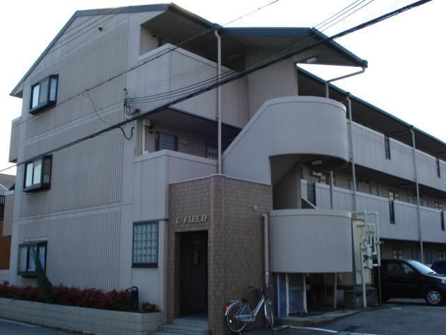 加古川市平岡町新在家のマンションの建物外観