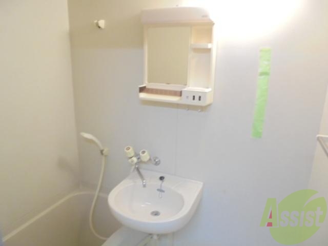 洗面設備　ＵＢの洗面台、キレイです。