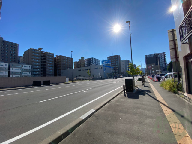 【札幌市中央区北五条西のマンションの駐車場】