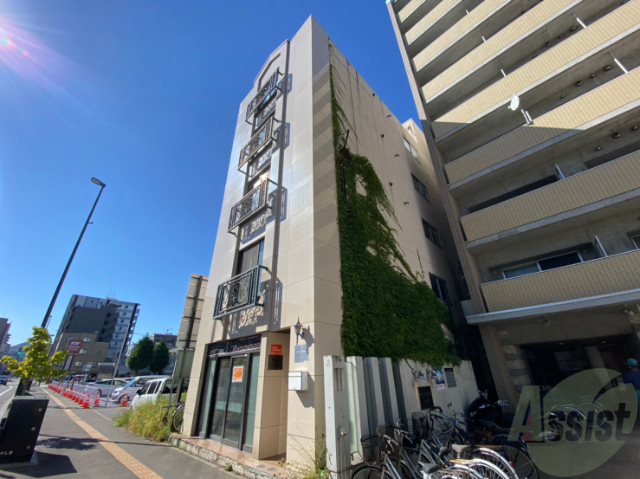 札幌市中央区北五条西のマンションの建物外観