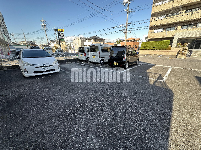 【プレジール三日市　Ｂ棟の駐車場】