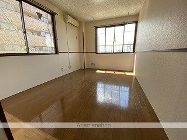 グレースコアの居間写真