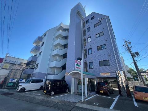 松阪市愛宕町のマンションの建物外観