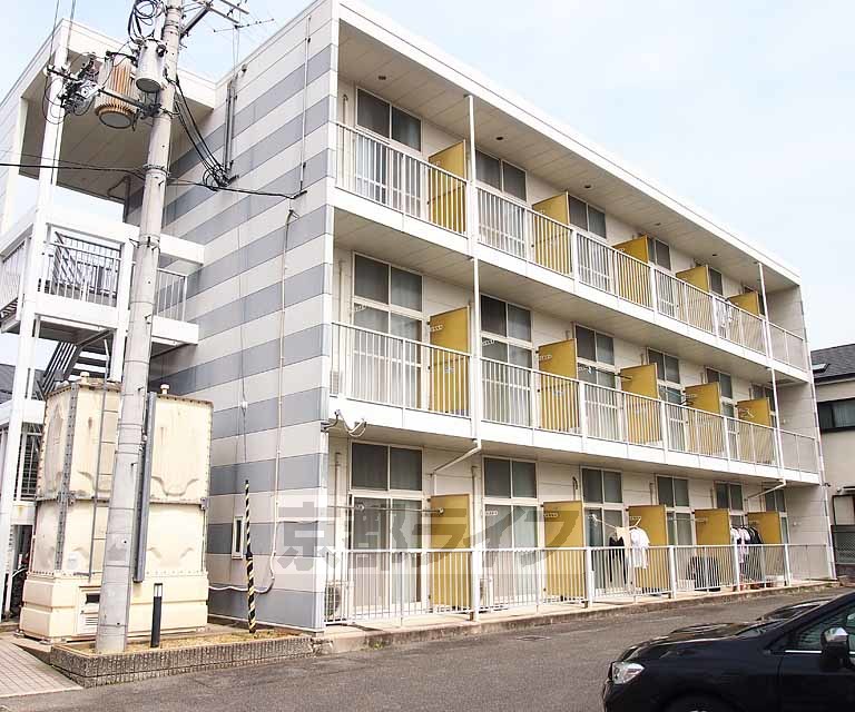 京都市南区久世殿城町のマンションの建物外観