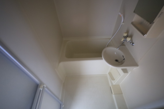 バス・シャワールーム　※別部屋の写真です