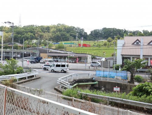 【相楽郡精華町光台のアパートのコンビニ】