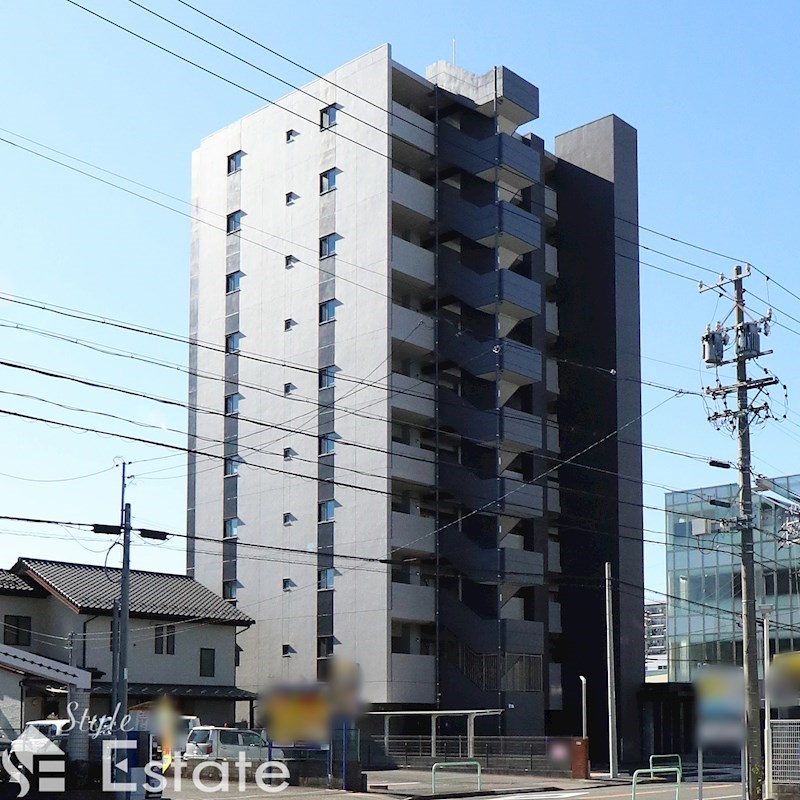 名古屋市中区金山のマンションの建物外観