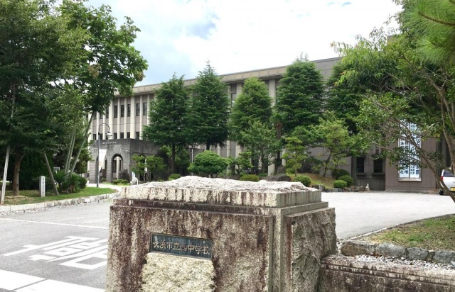 【長浜市八幡東町のアパートの中学校】