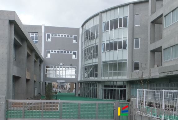 【福岡市西区徳永北のマンションの小学校】