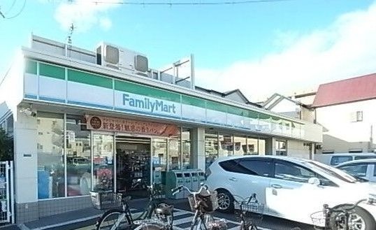 【尼崎市東七松町のアパートのコンビニ】