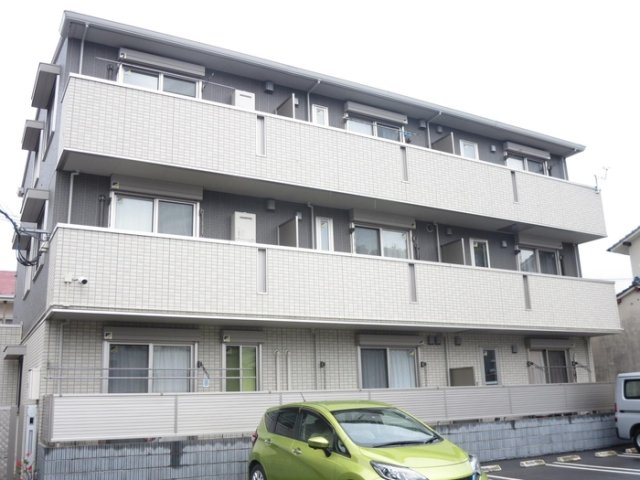 【熊本市中央区琴平本町のアパートの建物外観】