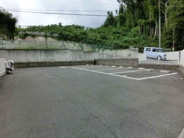 駐車場　駐車スペース