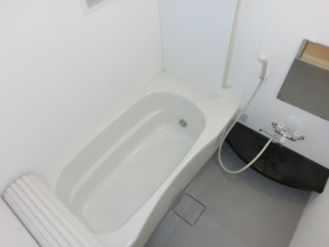 バス・シャワールーム　追焚き付きバス