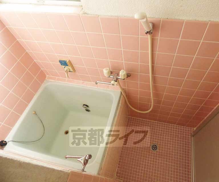 バス・シャワールーム　きれいな浴室です。