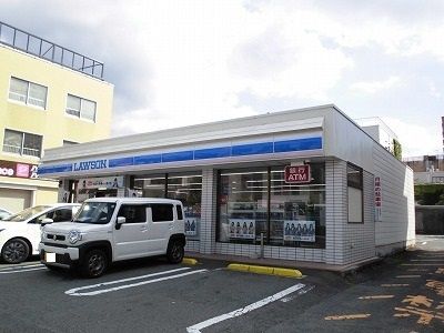 コンビニ　ローソン七日町店（コンビニ）まで700m