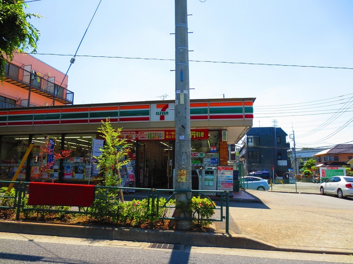 コンビニ　セブンイレブン（コンビニ）まで201m