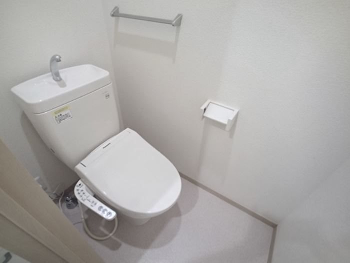 トイレ　温水洗浄便座