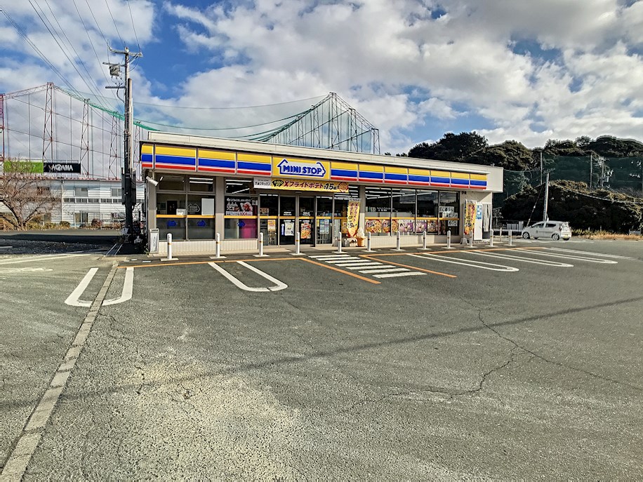 コンビニ　ミニストップ 浜松西山町店（コンビニ）まで215m