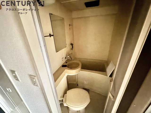 バス・シャワールーム　シンプルなユニットバス