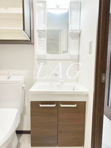 洗面設備　独立洗面台です。